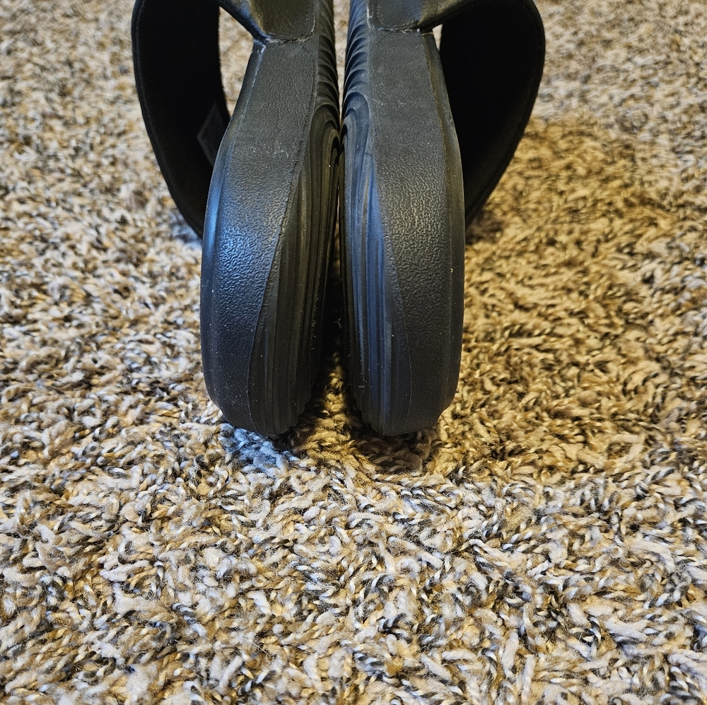 Sandals - Picture 7 of 7